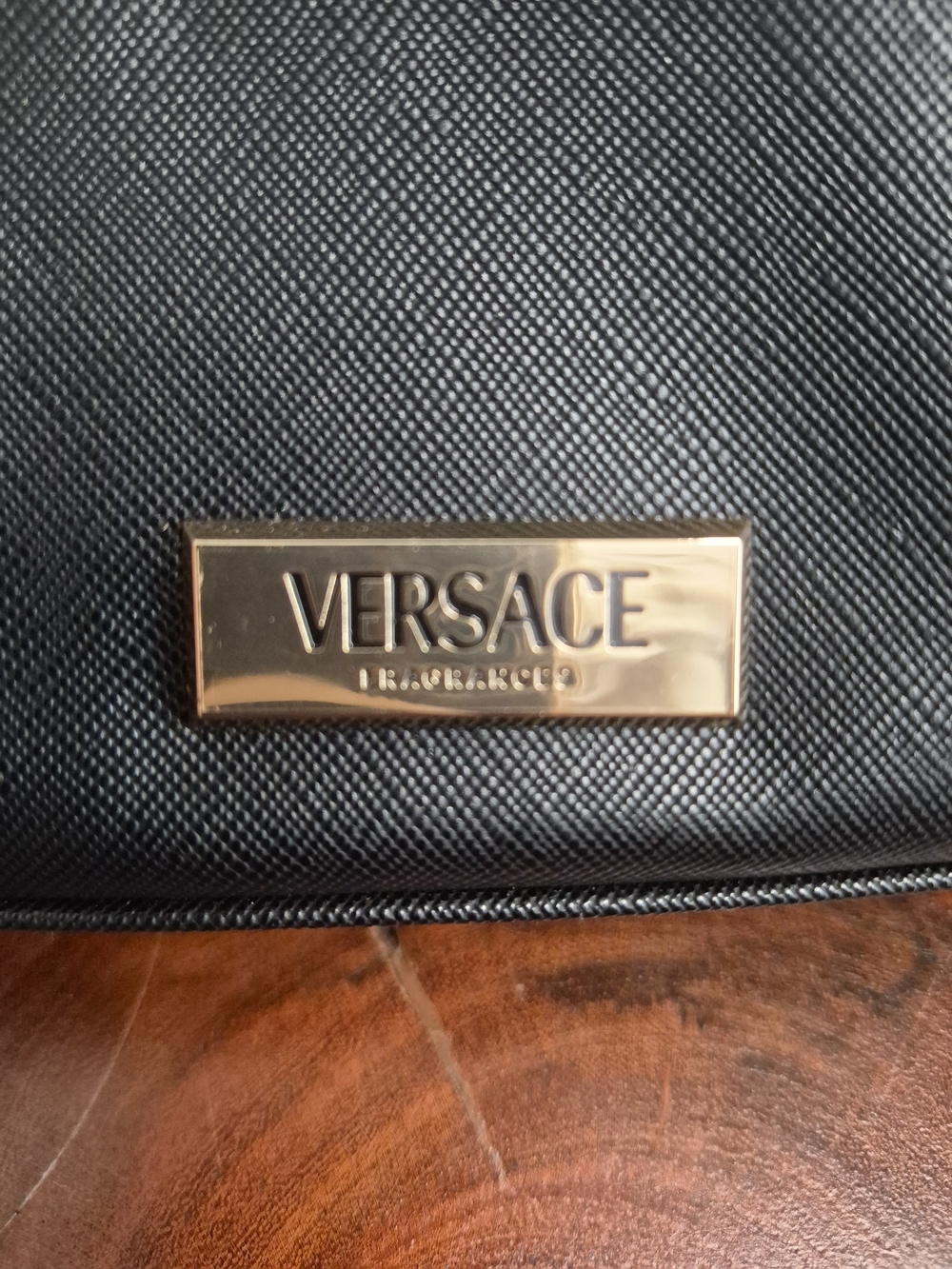 NWOT Versace Fragrances Black and Gold Logo Cosmetic Makeup Travel Bag - Picture 8 of 10